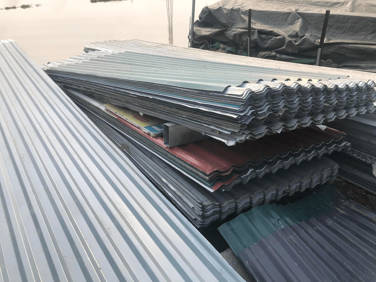 Những Tính Năng Tôn lợp tại Bến Cát Cần Lưu Ý